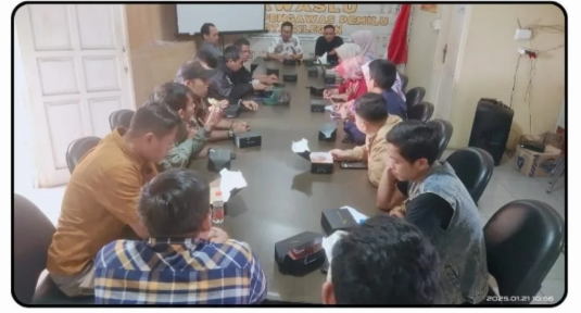 rapat dengan panwascam
